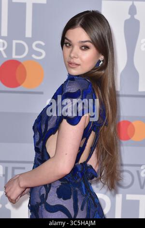 18. Februar 2020, London, Vereinigtes Königreich Großbritannien und Nordirland: Hailee Steinfeld kommt am 18. Februar 2020 bei den BRIT Awards 2020 in der O2 Arena in London, England (Credit Image: © Famous/Ace Pictures via ZUMA Press) Stockfoto