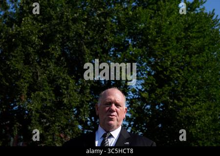 Washington, Usa. 30. Juli 2025. Am 30. Juli 2025 spricht Tom Homan mit Reportern vor dem Weißen Haus in Washington. Foto: Yuri Gripas/ABACAPRESS.COM Credit: Abaca Press/Alamy Live News Stockfoto