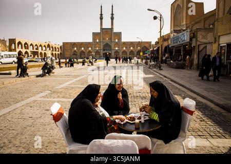 31. Dezember 2018, Yazd, Yazd, Iran: Das tägliche Leben vor dem Amir Chakhmaq-Komplex in Yazd (Bild: © Dani SalvÃ / Vwpics/VW Pics via ZUMA Wire) Stockfoto