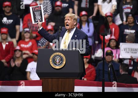 26. Juni 2019, Colorado Springs, Colorado, Vereinigte Staaten: US-Präsident Donald Trump spricht bei einer Wahlkampfkundgebung in Colorado Springs am 20. Februar 2020 während eines Wahlkampfs durch den Westen der USA. Colorado wird seine Präsidentschaftswahlen am 3. März abhalten, die erste Präsidentschaftswahlen seit 2004. Colorado verließ sich bei früheren Präsidentschaftswahlen auf ein Caucus-System. (Bild: © Bob Pearson/ZUMA Wire) Stockfoto