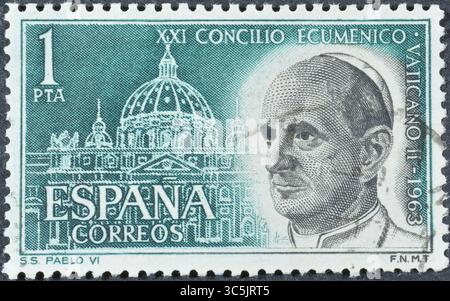 Von Spanien gedruckte gestempelte Briefmarke, die ein Porträt von Papst Paul VI. (1897-1978) zeigt, um 1963. Stockfoto
