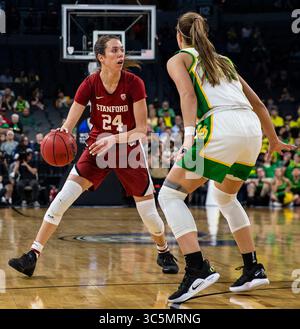 8. März 2020 Las Vegas, NV, USA Stanford Kardinalgarde LaCie Hull (24) will den Ball während der NCAA Pac 12 Women's Basketball Tournament Championship zwischen Oregon Ducks und dem Stanford Cardinal 56-89, der im Mandalay Bay Event Center Las Vegas, NV, verloren geht, passieren. Thurman James/CSM(Credit Image: &Copy; Thurman James/CSM via ZUMA Wire) Stockfoto