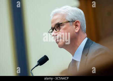 10. März 2020, Washington, District of Columbia, USA: Charles W. scharf, Chief Executive Officer (CEO) und President von Wells Fargo & Company, bezeugt am Dienstag, den 10. März 2020, vor dem United States House Committee on Financial Services im Kapitol der Vereinigten Staaten in Washington D.C., USA. Quelle: Stefani Reynolds/CNP (Bild: © Stefani Reynolds/CNP via ZUMA Wire) Stockfoto