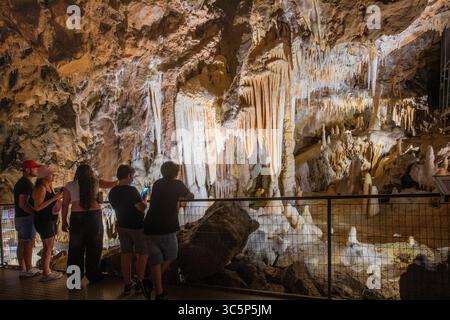 Frankreich, die Canalettes-Höhlen in Ville-Franche in den Pyrenäen sind ein Touristenziel. Stockfoto