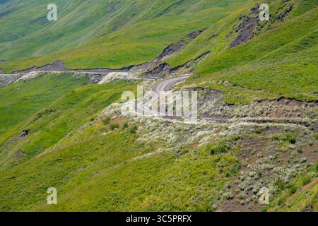 Die wunderschöne Berglandschaft von Upper Khevsureti, Georgien. Reisen Stockfoto