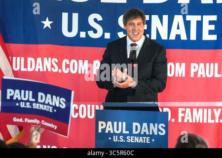 Charleston, Vereinigte Staaten Von Amerika. 30. Juli 2025. Charleston, Vereinigte Staaten von Amerika. 30. Juli 2025. Paul Dans, Architekt des Projekts 2025, gab seine Rede vor, nachdem er seine Kandidatur in der GOP Senate Primary im Old Exchange Building am 30. Juli 2025 in Charleston, South Carolina, angekündigt hatte. Dans schließt sich einer Menge konservativer Parteien an, die sich dafür einsetzen, den Sitz der seit langem amtierenden republikanischen Senatorin Lyndsey Graham aufzuheben. Quelle: Richard Ellis/Richard Ellis/Alamy Live News Stockfoto