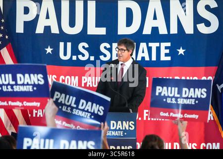 Charleston, Vereinigte Staaten Von Amerika. 30. Juli 2025. Charleston, Vereinigte Staaten von Amerika. 30. Juli 2025. Paul Dans, Architekt des Projekts 2025, gab seine Rede vor, nachdem er seine Kandidatur in der GOP Senate Primary im Old Exchange Building am 30. Juli 2025 in Charleston, South Carolina, angekündigt hatte. Dans schließt sich einer Menge konservativer Parteien an, die sich dafür einsetzen, den Sitz der seit langem amtierenden republikanischen Senatorin Lyndsey Graham aufzuheben. Quelle: Richard Ellis/Richard Ellis/Alamy Live News Stockfoto