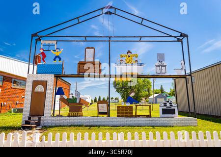 Regent, ND, USA - 13. Juli 2025: Der einzigartige Geschenkladen von Enchanted Castle bietet Souvenirs und lokales Kunsthandwerk Stockfoto