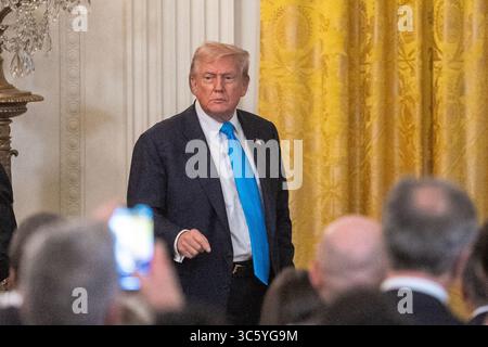 Washington, USA. 30. Juli 2025. US-Präsident Donald Trump nimmt am 30. Juli 2025 an der Veranstaltung „Making Health Technology Great Again“ im Weißen Haus in Washington, D.C., USA, Teil. Quelle: Hu Yousong/Xinhua/Alamy Live News Stockfoto