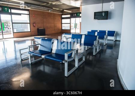 24. April 2020, Yebes, GUADALAJARA, SPANIEN: Der Bahnhof in Yebes, während der COVID-19-Pandemie am 24. April 2020 in Guadalajara, Spanien, völlig leer (Kreditbild: © Joaquin Corchero/AFP7 Via ZUMA Wire) Stockfoto