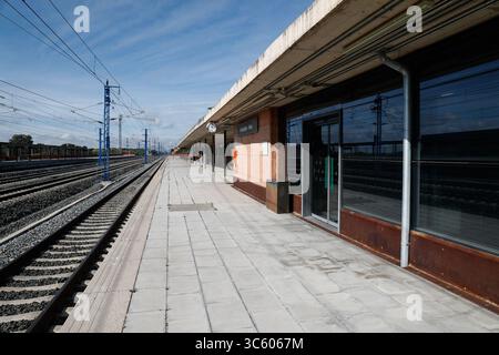 April 2020, Yebes, GUADALAJARA, SPANIEN: Detail des AVE-Bahnhofs Yebes während der COVID-19-Pandemie am 24. April 2020 in Madrid, Spanien (Kreditbild: © Oscar J. Barroso/AFP7 Via ZUMA Wire) Stockfoto