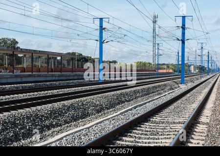24. April 2020, Yebes, GUADALAJARA, SPANIEN: Der Bahnhof in Yebes, während der COVID-19-Pandemie am 24. April 2020 in Guadalajara, Spanien, völlig leer (Kreditbild: © Joaquin Corchero/AFP7 Via ZUMA Wire) Stockfoto