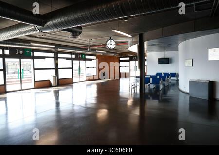 April 2020, Yebes, GUADALAJARA, SPANIEN: Detail des AVE-Bahnhofs Yebes während der COVID-19-Pandemie am 24. April 2020 in Madrid, Spanien (Kreditbild: © Oscar J. Barroso/AFP7 Via ZUMA Wire) Stockfoto