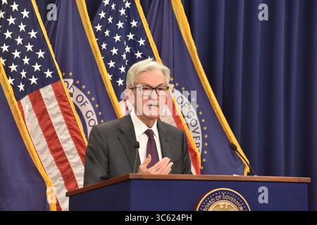 Washington, USA, 30. Juli 2025. Jerome Powell, Vorsitzender der US-Notenbank Federal Reserve, hält auf einer Pressekonferenz im Anschluss an eine Sitzung des Federal Open Market Committee (FOMC) in der Federal Reserve am 30. Juli 2025 in Washington, D.C. die Zinssätze wurden am Mittwoch für eine fünfte Sitzung in Folge unverändert gelassen. Quelle: Sha Hanting/China News Service/Alamy Live News Stockfoto