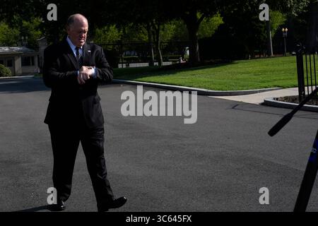 Der Grenzzar Tom Homan spricht am 30. Juli 2025 mit Reportern vor dem Weißen Haus in Washington, DC, USA. Am 30. Juli 2025. Guthaben: Yuri Gripas/Pool über CNP Stockfoto