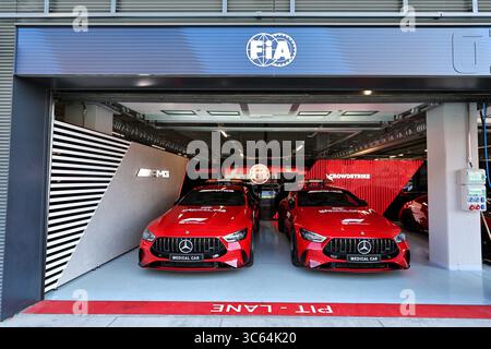 Budapest, Ungarn. 31. Juli 2025. Mercedes FIA Medical Cars. 31.07.2025. Formel-1-Weltmeisterschaft, Rd 14, Großer Preis Von Ungarn, Budapest, Ungarn, Vorbereitungstag. Quelle: James Moy/Alamy Live News Stockfoto