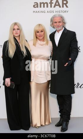 23. Mai 2019, Cap D'Antibes, CÃ'te dÂ€'Azur, Frankreich: (Von links nach rechts) Harlow Olivia CALLIOPE JANE, Patricia ARQUETTE und Hermann BUEHLBECKER nehmen am 23. Mai 2019 an der amfAR Cannes Gala 2019 im Hotel du Cap-Eden-Roc in Cap d'Antibes, Frankreich Teil (Foto: © Mickael Chavet Via ZUMA Wire) Stockfoto