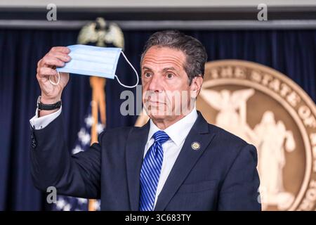 21. Mai 2020, New York, New York, USA: New Yorker Gouverneur ANDREW CUOMO besucht Journalisten während einer Pressekonferenz in New York City. New York ist das Epizentrum in der Welt der neuen Coronavirus-Pandemie. (Kreditbild: © Vanessa Carvalho/ZUMA Wire) Stockfoto
