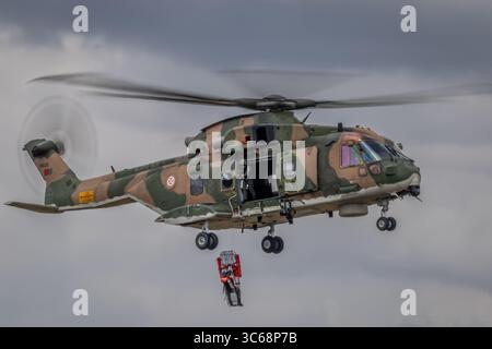 Portugiesische Luftwaffe Leonardo AW101 Merlin Mk514 „19606“, Royal International Air Tattoo 2025, RAF Fairford, Gloucestershire, England, Vereinigtes Königreich Stockfoto