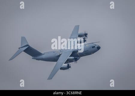Deutsche Luftwaffe Airbus A400M „54+21“, Royal International Air Tattoo 2025, RAF Fairford, Gloucestershire, England, Vereinigtes Königreich Stockfoto