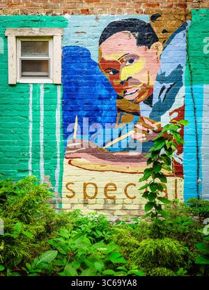 Cincinnati, Ohio, 30. Juli 2022: Eines von vielen Straßenmalereien im Stadtteil Over the Rhine in Cincinnati, Ohio Stockfoto