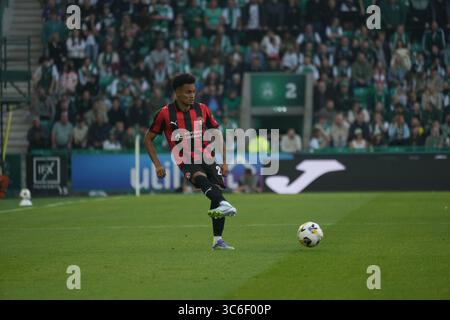 31. Juli 2025; Easter Road, Edinburgh, Schottland: UEFA Europa League, zweite Qualifikationsrunde, zweites Bein, Hibernian gegen Midtjylland; da Silva Paulinho aus Midtjylland geht ins All Stockfoto