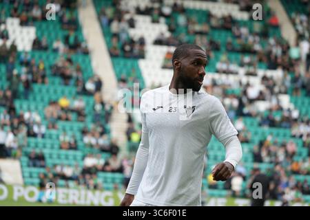 31. Juli 2025; Easter Road, Edinburgh, Schottland: UEFA Europa League, zweite Qualifikationsrunde, zweites Leg, Hibernian gegen Midtjylland; Junior Hoilett of Hibernian wärmt sich vor dem Spiel auf Stockfoto