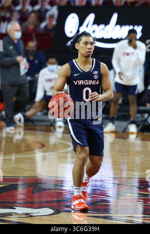 Januar 2021; Chestnut Hill, MA, USA; Virginia Cavaliers schützen Kihei Clark (0) beim NCAA-Basketballspiel zwischen Virginia Cavaliers und Boston College Eagles im Conte Forum. Anthony Nesmith/CSM(Credit Image: &Copy; Anthony Nesmith/CSM via ZUMA Wire) Stockfoto