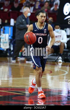 Januar 2021; Chestnut Hill, MA, USA; Virginia Cavaliers schützen Kihei Clark (0) beim NCAA-Basketballspiel zwischen Virginia Cavaliers und Boston College Eagles im Conte Forum. Anthony Nesmith/CSM(Credit Image: &Copy; Anthony Nesmith/CSM via ZUMA Wire) Stockfoto