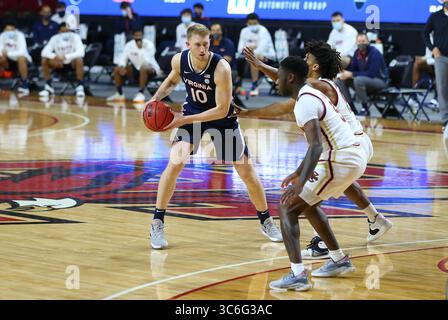Januar 2021; Chestnut Hill, MA, USA; Virginia Cavaliers Stürmer Sam Hauser (10) in Aktion während des NCAA Basketballspiels zwischen Virginia Cavaliers und Boston College Eagles im Conte Forum. Anthony Nesmith/CSM(Credit Image: &Copy; Anthony Nesmith/CSM via ZUMA Wire) Stockfoto