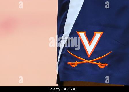 Januar 2021; Chestnut Hill, MA, USA; allgemeine Ansicht des Virginia Cavaliers-Logos während des NCAA-Basketballspiels zwischen Virginia Cavaliers und Boston College Eagles im Conte Forum. Anthony Nesmith/CSM(Credit Image: &Copy; Anthony Nesmith/CSM via ZUMA Wire) Stockfoto