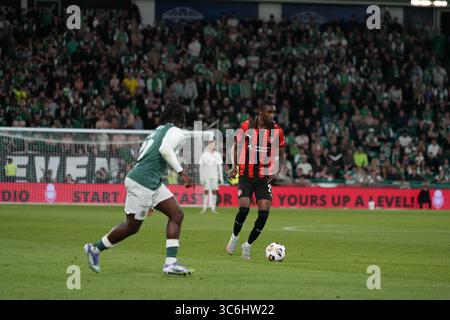 31. Juli 2025; Easter Road, Edinburgh, Schottland: UEFA Europa League, zweite Qualifikationsrunde, zweites Leg, Hibernian gegen Midtjylland; Denil Castillo aus Midtjylland am Ball Stockfoto