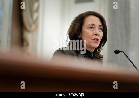 21. Januar 2021, Washington, District of Columbia, USA: Die US-Senatorin Maria Cantwell (Demokrat von Oregon), Ranking Member des US-Senatsausschusses für Handel, Wissenschaft und Verkehr, spricht am Donnerstag, 21. Januar in Washington, D.C., USA, während einer Bestätigungsanhörung für den Nominierten des US-Verkehrsministers Pete Buttigieg in Washington, D.C., USA. 2021. Buttigieg verpflichtet sich, die ehrgeizige Agenda der Regierung zum Wiederaufbau der Infrastruktur des Landes umzusetzen und nennt sie eine "Generationenchance", um neue Arbeitsplätze zu schaffen, wirtschaftliche Ungleichheit zu bekämpfen und den Klimawandel einzudämmen (Credit Image: © Stefani Reyn Stockfoto