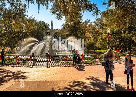 Savannah Georgia Forsyth Park mit Springbrunnen im historischen Viertel der USA Stockfoto