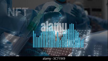 Halten Sie die Hand mit Handschuhen, und legen Sie die Atemschutzmaske im OP über das Gesicht, mit NFT-Überlagerung Stockfoto