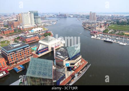 BALTIMORE, USA - 12. JUNI 2013: Luftaufnahme des Inner Harbor in Baltimore, Maryland. Baltimore ist mit 622,10 Jahren die größte Stadt im Bundesstaat Maryland Stockfoto