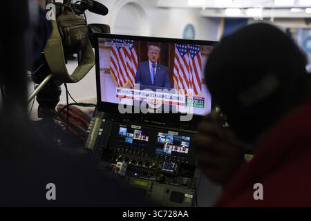 19. Januar 2021, Washington D.C., USA: Präsident Donald Trump wird im fernsehen im Pressesaal gesehen, der seine Abschiedsrede an seinem letzten Tag im Weißen Haus hält. (Bild: © Allison Dinner/ZUMA Wire) Stockfoto