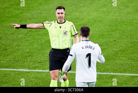 25. Januar 2021, Bilbao, VIZCAYA, SPANIEN: Der Schiedsrichter Cordero Vega während der spanischen Liga La Liga Santander, das Fußballspiel zwischen Athletic Club und Getafe CF im San Mames Stadion am 25. Januar 2021 in Bilbao, Spanien. (Bild: © Inigo Larreina/AFP7 via ZUMA Wire) Stockfoto