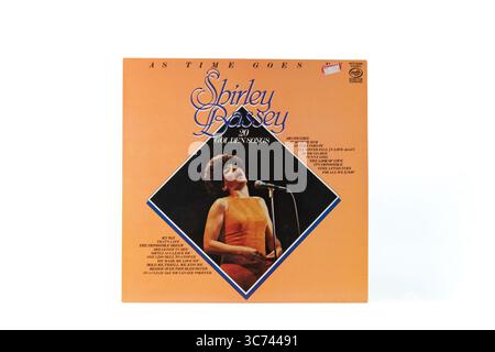 Cardiff Mid glamorgan Wales Vereinigtes Königreich Vinyl-LP-Cover Shirley Bassey 20 Golden Songs Stockfoto