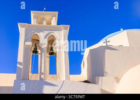 Der Glockenturm der Kirche Evangelistria, Kato, Chora, Serifos, Kykladen, Griechenland Stockfoto