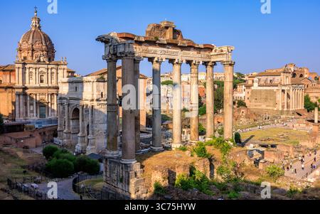 Zeitlose Majestät des Forum Romanum, Rom Stockfoto