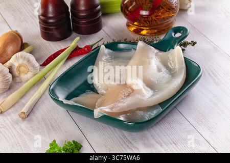 Rohe Calamari-Körper zum Kochen - Proteindiät Stockfoto