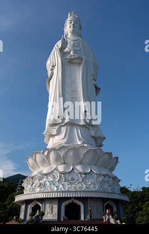 Lady Buddha Statue in da Nang, Vietnam – ikonisches buddhistisches Wahrzeichen, Heiliger Tempel, spirituelles Erbe, Reiseziel Stockfoto