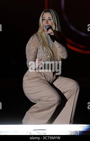 Beatrice Egli - Flumserberg Open Air 2025 das große Schlager Open Air Schweizer Schlagersängerin Beatrice Egli. Flumserberg Open Air 2025 das große Schlager Open Air vom 31.07.2025 am Flumserberg. Kanton Sankt Gallen, Schweiz. *** Beatrice Egli Flumserberg Open Air 2025 der große Schlager Open Air Schweizer Popsängerin Beatrice Egli Flumserberg Open Air 2025 der große Schlager Open Air vom 31 07 2025 im Kanton Flumserberg Sankt Gallen, Schweiz Stockfoto