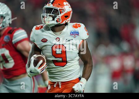 (DATEIFOTOS)..ehemaliger Clemson Tigers Running Back (9) Travis Etienne Jr. wird voraussichtlich in die 1. Runde des NFL Draft gehen, hier ist er am 28. Dezember 2019 gegen die Ohio State Buckeyes abgebildet, der NFL Draft findet am 29. April 2021 in Cleveland, Ohio statt...(obligatorische Gutschrift: Jose / MarinMedia.org / Cal Sport Media) (absoluter vollständiger Fotograf und Credits erforderlich)(Bild: &Copy; Jose/CSM/Marinmedia.Org via CUMA Wire) Stockfoto