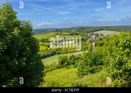 Blick auf den Regionalen Naturpark Morvan von Vézelay, Yonne, Burgund, Frankreich Stockfoto