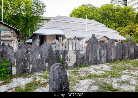 Männlich, Malediven, 18.02.21. Männliche Freitagsmoschee (männlich Hukuru Miskiy) mit Friedhof von geschnitzten Korallengräbern von Sultanen und ihren Familien. Stockfoto