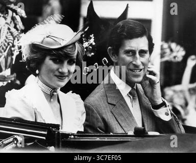 29. Juli 1981: London, England, Vereinigtes Königreich: PRINZ CHARLES und PRINZESSIN DIANA auf dem Weg zur Waterloo Station, wo sie den Royal Train nach Broadlands nehmen, um ihre Flitterwochen zu beginnen. (Kreditbild: © Keystone Press Agency/ZUMA Press Wire) Stockfoto