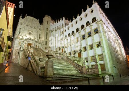 Guanajuato Universität bei Nacht. Guanajuato, Mexiko Stockfoto