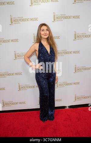 Caspiana kommt bei den Hollywood Independent Music Awards, die am 30. Juli 2025 im Avalon in Hollywood in Los Angeles stattfinden. Stockfoto